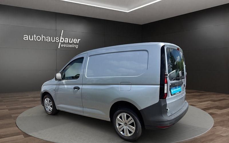 Gebraucht VW Caddy 102 PS (75 kW) 2022 Silber (metallic) Van / Kleinbus