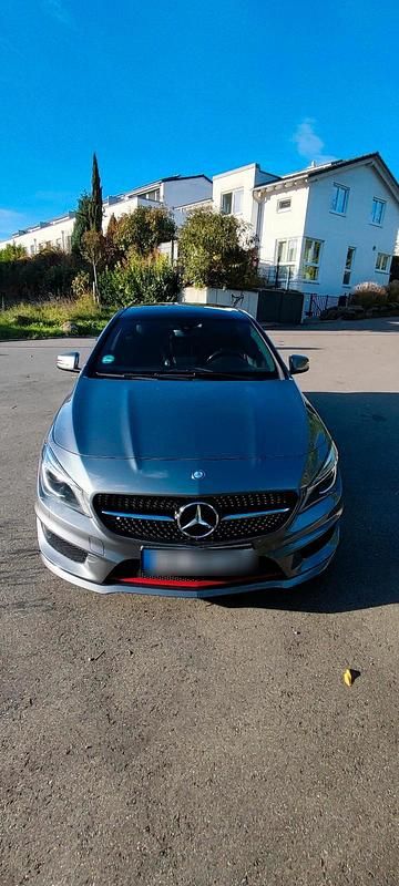 Grau Gebraucht 2015 Mercedes CLA250 Shooting Brake Kombi | 20.250 € (Fairer Preis) - Bild 1/4