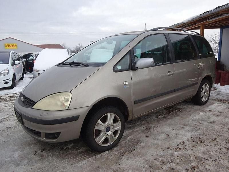 Grau Gebraucht 2002 Ford Galaxy Ghia Van / Kleinbus | 1.700 € (Guter Preis) - Bild 1/4