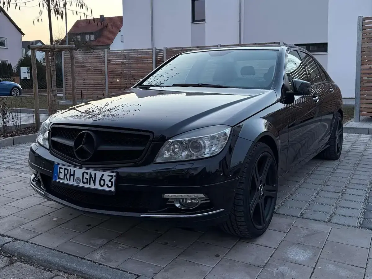 Gebraucht Mercedes C63 AMG Avantgarde 204 PS (150 kW) 2009 Schwarz Limousine