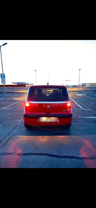 Gebraucht Peugeot 1007 85 PS (62 kW) 2006 Rot Van / Kleinbus