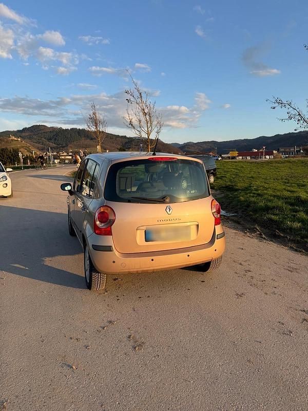 Gebraucht Renault Modus 85 PS (62 kW) 2005 Gold Van / Kleinbus