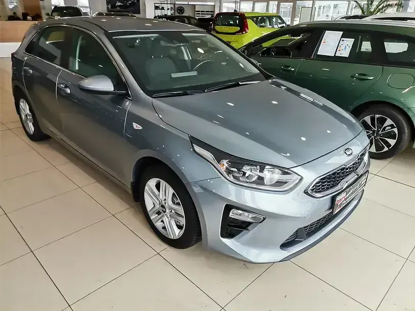 Usado Kia Ceed 160 CV (117 kW) 2021 Plateado Utilitario