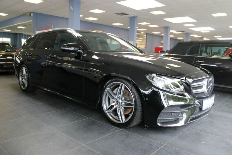 Schwarz Gebraucht 2020 Mercedes E220 AMG line Limousine | 31.980 € (Superpreis) - Bild 1/4
