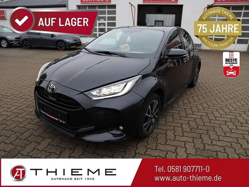 Schwarz Gebraucht 2022 Toyota Yaris Team Kleinwagen | 15.964 € (Fairer Preis) - Bild 1/4