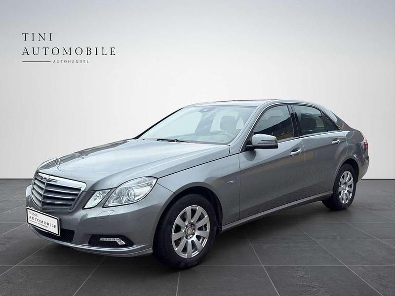 Palladiumsilber Gebraucht 2010 Mercedes E250 Avantgarde Limousine | 12.999 € (Guter Preis) - Bild 1/4