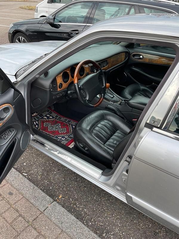 Gebraucht Jaguar XJ8 Executive 238 PS (175 kW) 2001 Silber Limousine