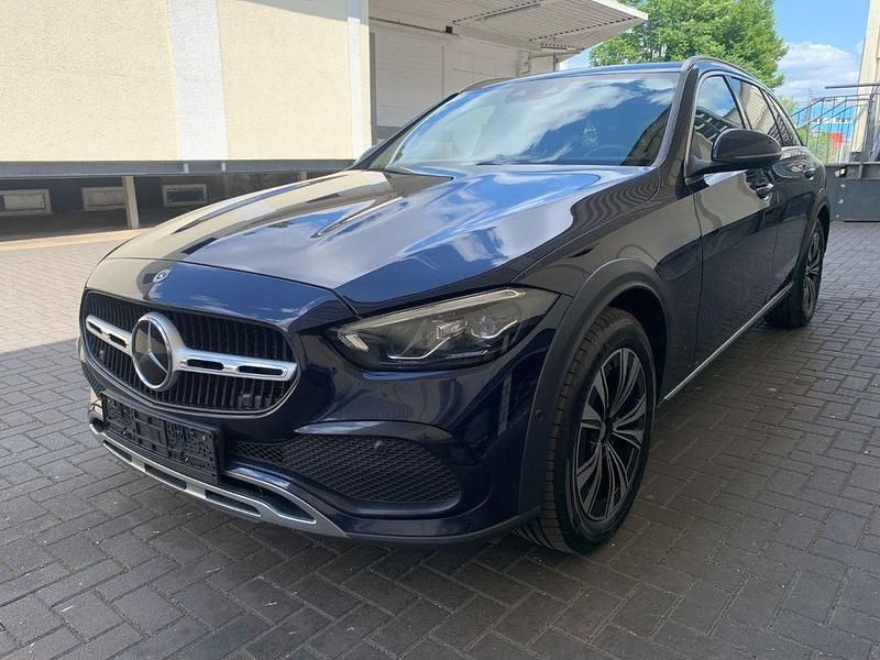Blau Gebraucht 2022 Mercedes C220 Limousine | 26.900 € (Fairer Preis) - Bild 1/4