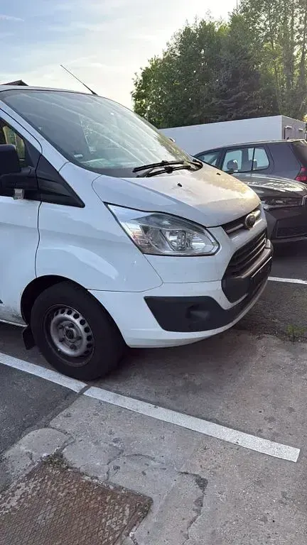 Gebraucht Ford Tourneo 125 PS (91 kW) 2014 Weiß Van / Kleinbus