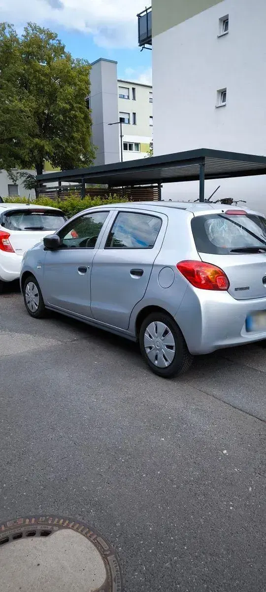 Gebraucht Mitsubishi Space Star Diamant Edition 71 PS (52 kW) 2016 Silber Kleinwagen