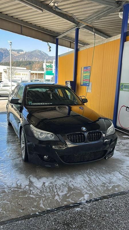 Gebraucht BMW 525 270 PS (198 kW) 2008 Schwarz Limousine