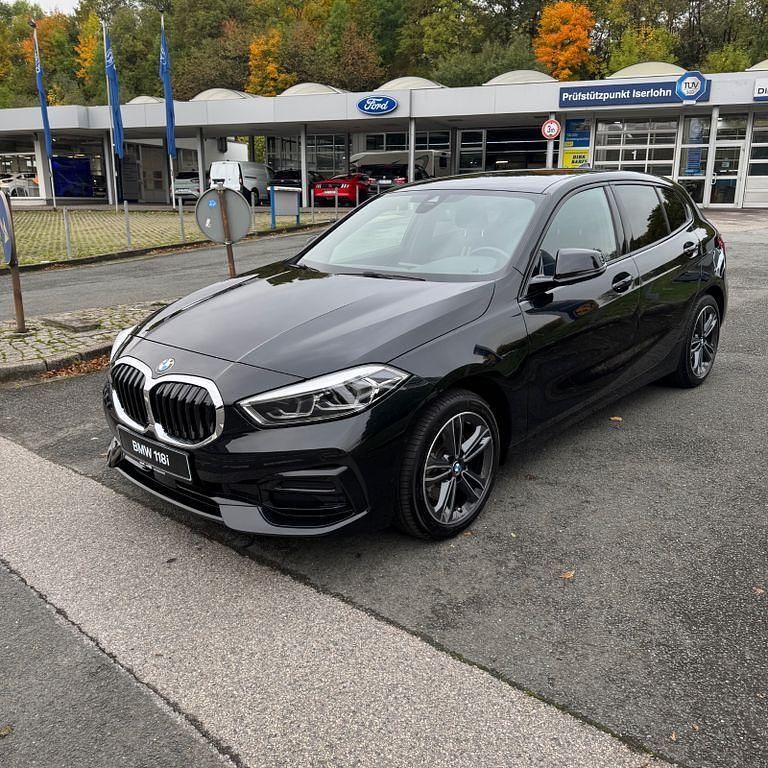 Gebraucht BMW 118 Sport Line 136 PS (100 kW) 2023 Schwarz Kleinwagen