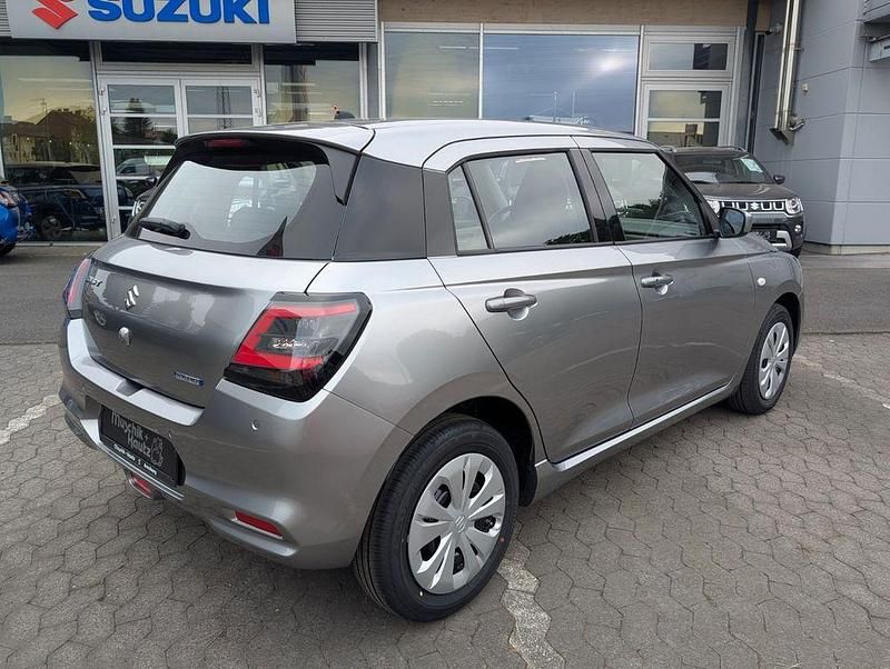 Neu Suzuki Swift 83 PS (61 kW) 2025 Silber Limousine