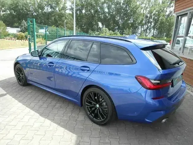 Gebraucht BMW 320 M Sport 184 PS (135 kW) 2020 Portimao blau metallic Kombi