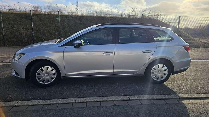 Usado Seat Leon ST Reference 86 HP (63 kW) 2016 Prateado Carrinha