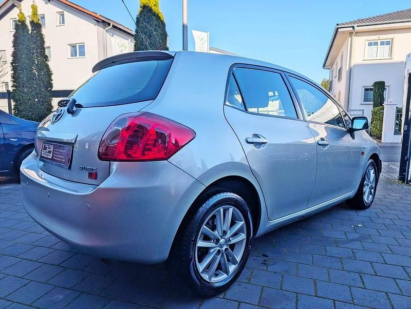 Gebraucht Toyota Auris Team 97 PS (71 kW) 2009 Silber Limousine