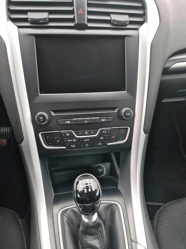 Gebraucht Ford Mondeo 160 PS (117 kW) 2016 Grau Kombi