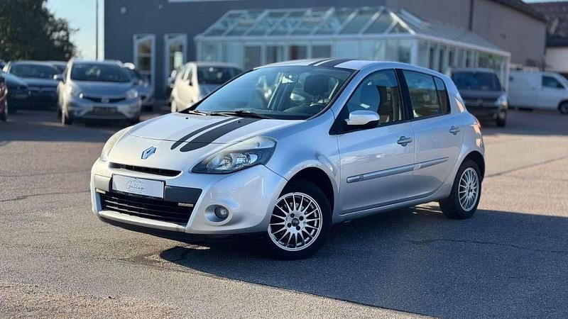 Silber Gebraucht 2011 Renault Clio III Dynamique Kleinwagen | 4.390 € (Fairer Preis) - Bild 1/4