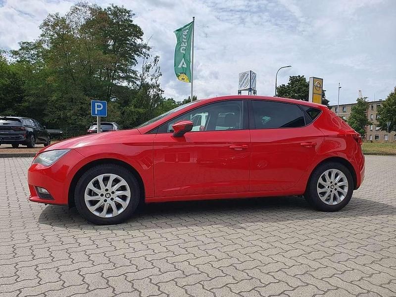 Gebraucht Seat Leon Style 105 PS (77 kW) 2014 Emotion red Limousine