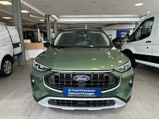 Gebraucht Ford Kuga Active X 242 PS (177 kW) 2024 Bursting green (metallic) SUV