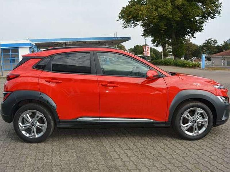 Gebraucht Hyundai Kona 120 PS (88 kW) 2023 Ignite flame SUV