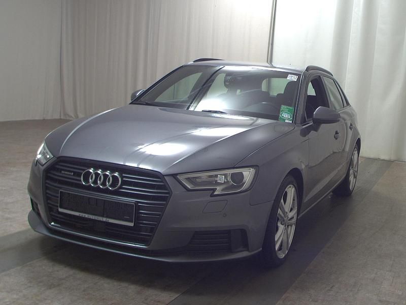 Gebraucht Audi A3 Sport 184 PS (135 kW) 2020 Grau Limousine