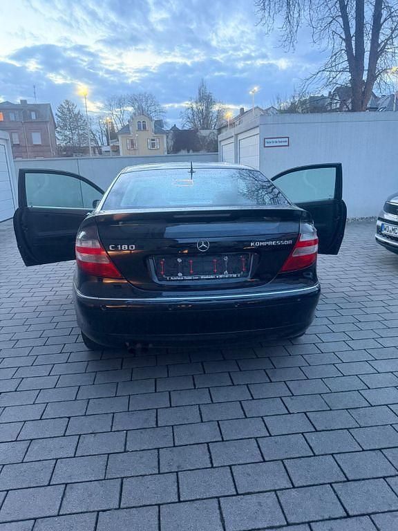 Gebraucht Mercedes C180 143 PS (105 kW) 2005 Schwarz Coupé