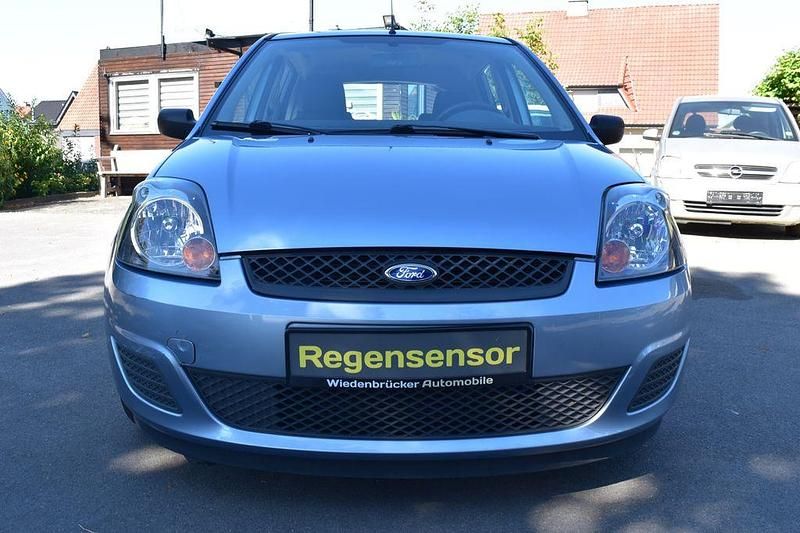Blau Gebraucht 2006 Ford Fiesta Ambiente Kleinwagen | 3.299 € (Etwas zu teuer) - Bild 1/4