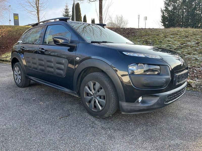 Schwarz Gebraucht 2017 Citroën C4 SELECTION Limousine | 7.950 € (Fairer Preis) - Bild 1/4