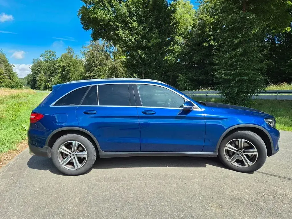 Gebraucht Mercedes GLC250 211 PS (155 kW) 2017 Blau SUV