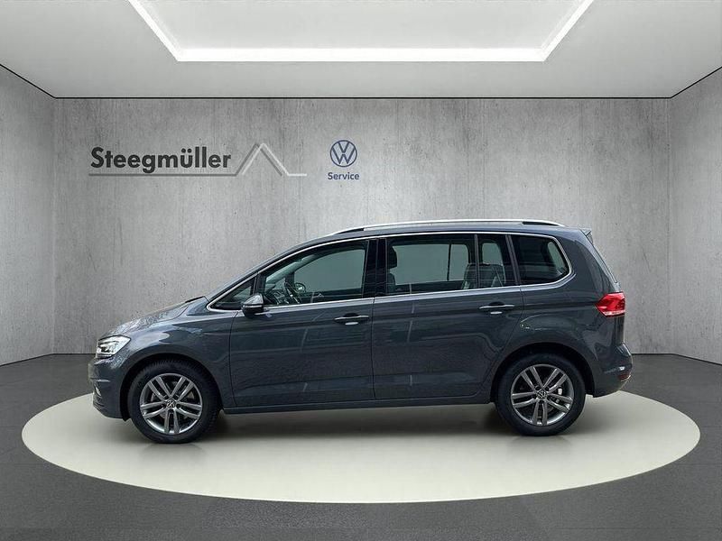 Gebraucht VW Touran Highline 150 PS (110 kW) 2022 Grau Van / Kleinbus