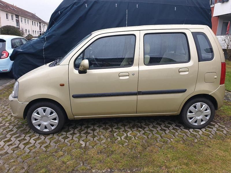 Gebraucht Opel Agila 75 PS (55 kW) 2004 Gold Van / Kleinbus