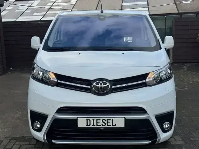 Gebraucht Toyota Proace Team 120 PS (88 kW) 2020 Weiß Van / Kleinbus