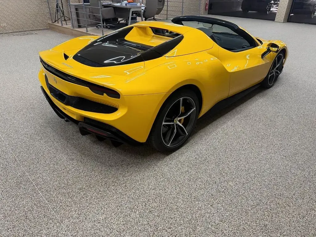 Neu Ferrari 296 829 PS (609 kW) 2026 Gelb Cabrio
