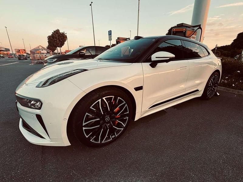 Weiß Gebraucht 2024 Zeekr 001 Privilege AWD Limousine | 54.999 € - Bild 1/4