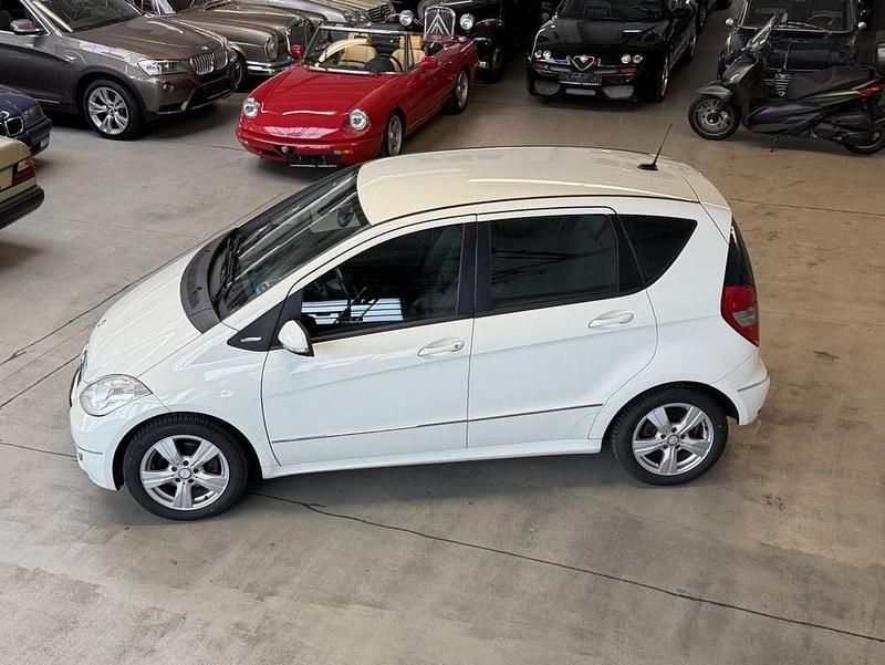 Gebraucht Mercedes A160 95 PS (69 kW) 2010 Weiß Limousine