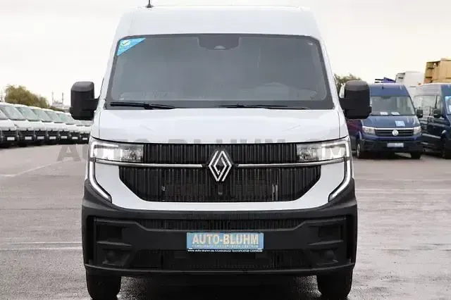 Gebraucht Renault Master 131 PS (96 kW) 2025 Mineralweiß Van