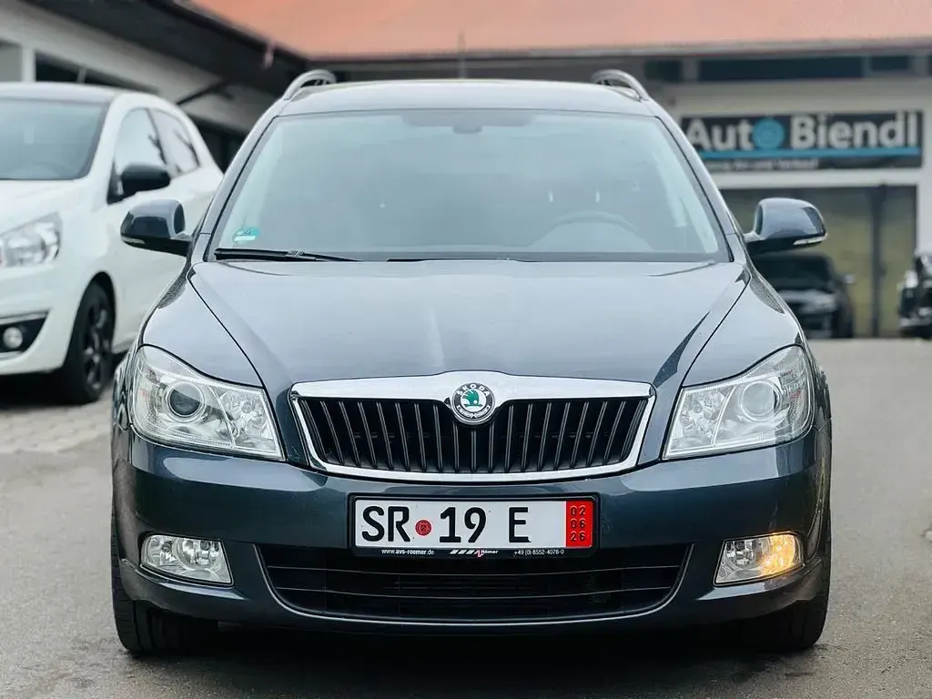 Gebraucht Skoda Octavia 140 PS (102 kW) 2011 Seda anthracite/anthracite gra Kombi