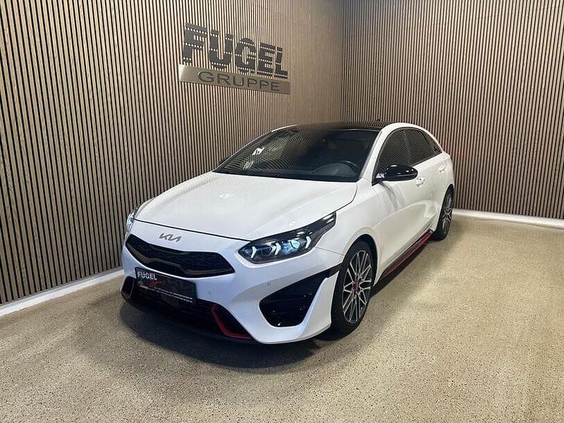 Gebraucht Kia ProCeed GT 204 PS (150 kW) 2023 Deluxeweiss met. Kombi