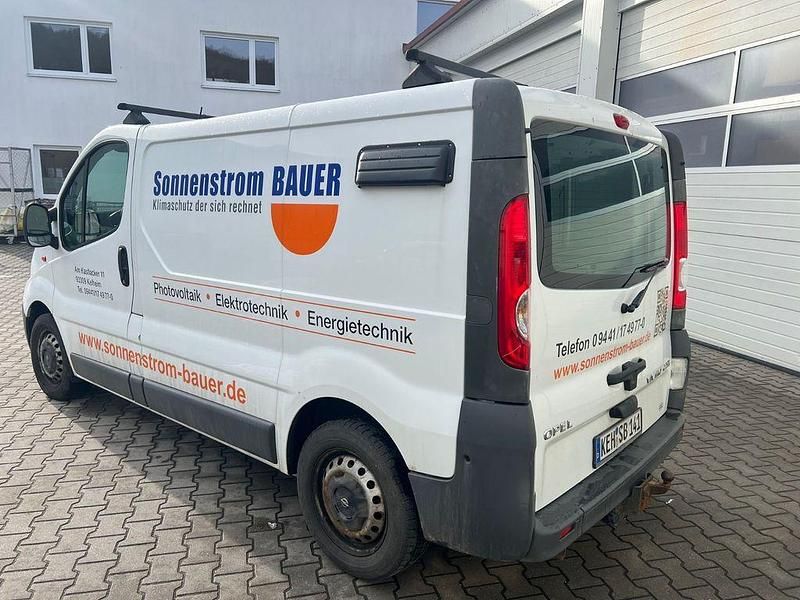 Gebraucht Opel Vivaro 114 PS (83 kW) 2011 Weiß Van / Kleinbus