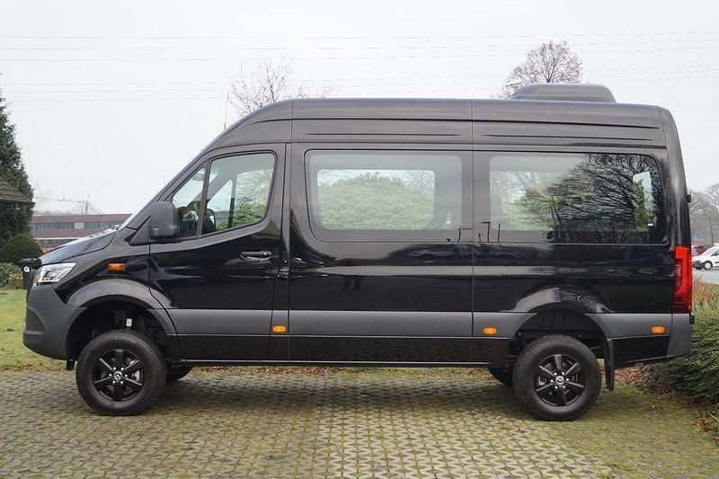 Neu Mercedes Sprinter 190 PS (139 kW) 2025 Schwarz Van