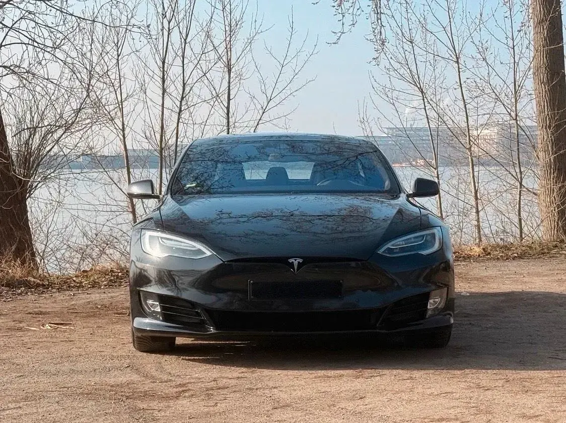 Second-hand Tesla Model S 386 kW (525 CP) 2016 Negru Hatchback