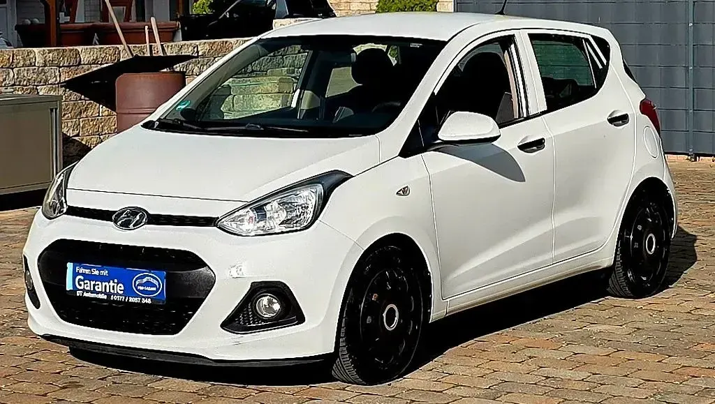 Gebraucht Hyundai i10 67 PS (49 kW) 2014 Weiß Kleinwagen