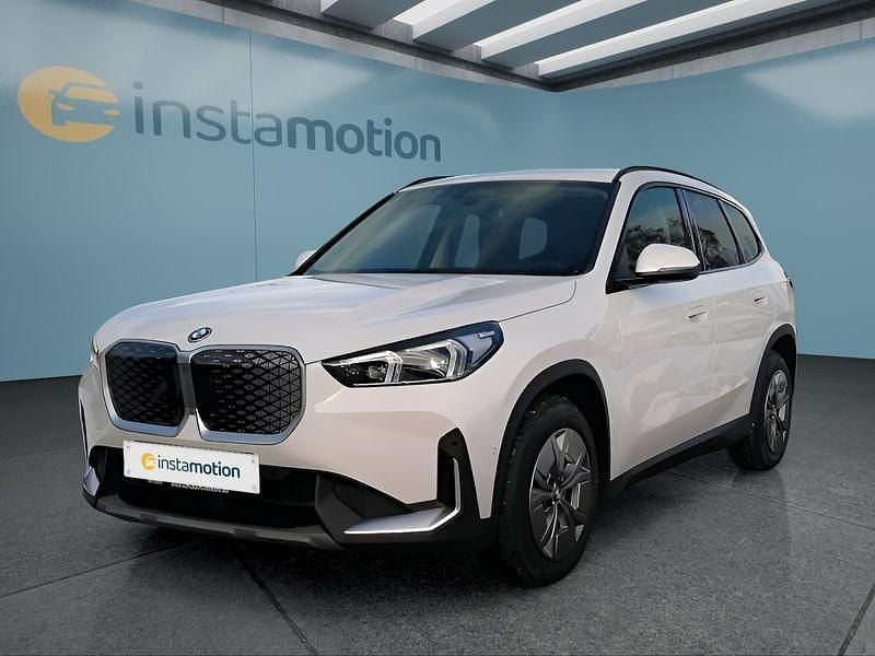 Weiß Gebraucht 2025 BMW iX1 SUV | 42.849 € (Guter Preis) - Bild 1/4
