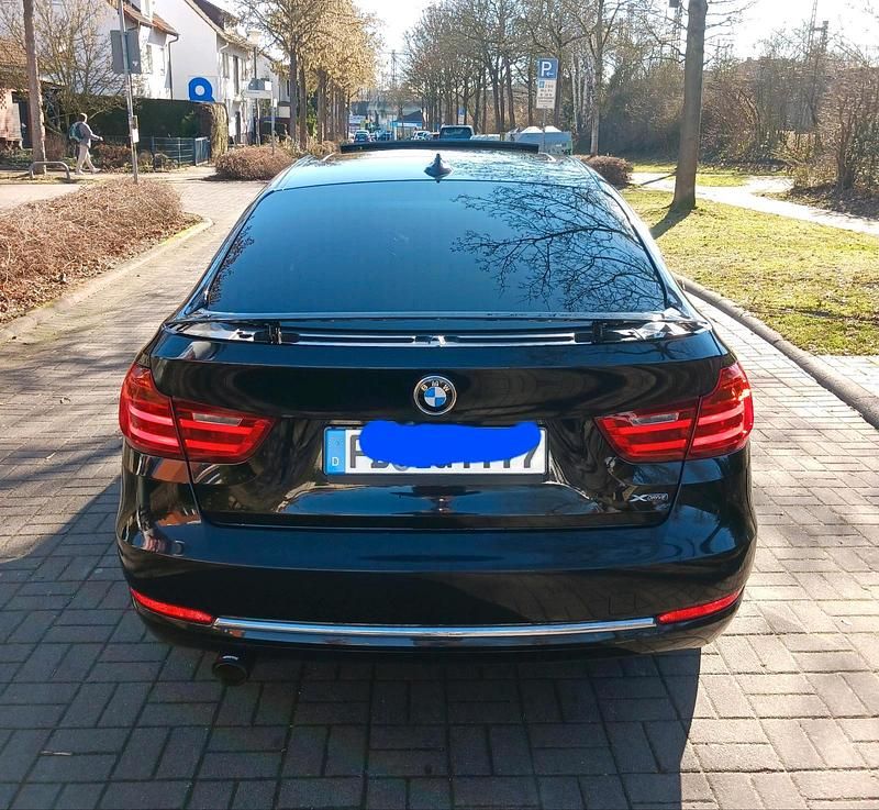 Gebraucht BMW 320 184 PS (135 kW) 2014 Schwarz Limousine