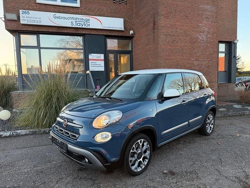 Blau Gebraucht 2018 Fiat 500L Cross Van / Kleinbus | 11.950 € (Fairer Preis) - Bild 1/4
