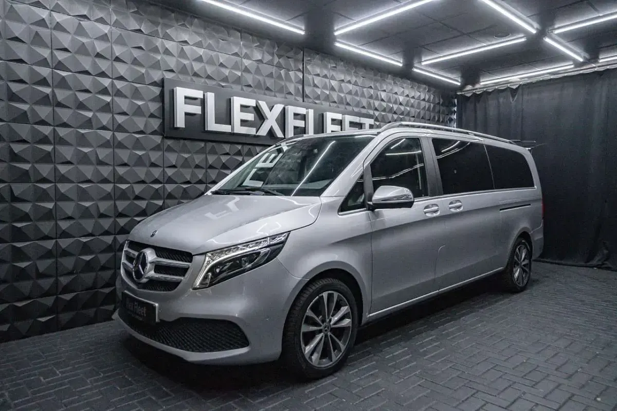 Gebraucht Mercedes V250 Avantgarde 190 PS (139 kW) 2020 Brillantsilber metallic Van / Kleinbus
