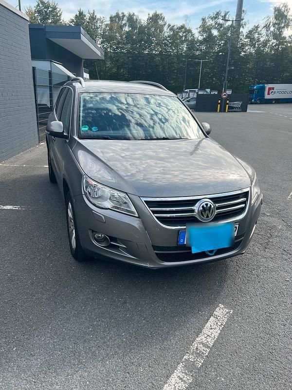 Grau Gebraucht 2007 VW Tiguan SUV | 5.000 € (Fairer Preis) - Bild 1/4