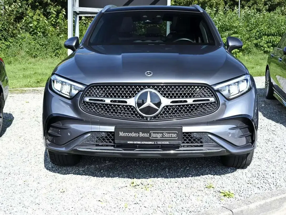 Gebraucht Mercedes GLC220 AMG 197 PS (144 kW) 2023 Grau SUV