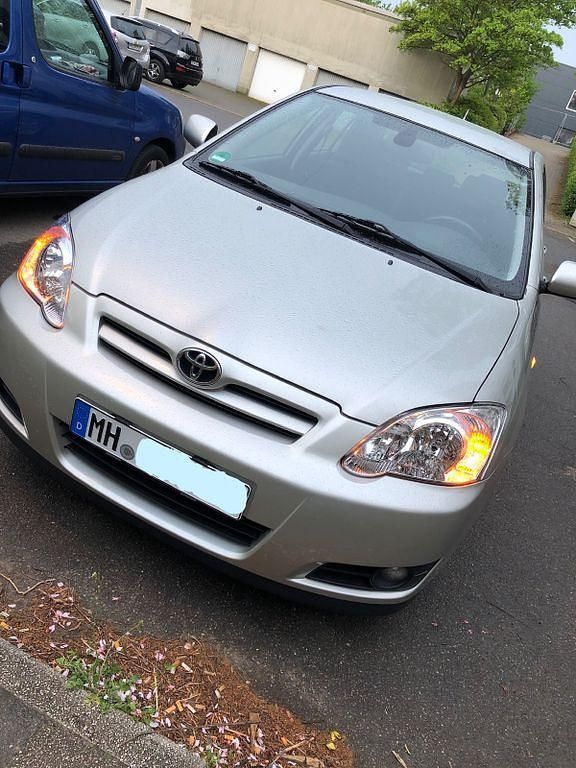 Grau Gebraucht 2005 Toyota Corolla Limousine | 3.500 € (Fairer Preis) - Bild 1/4